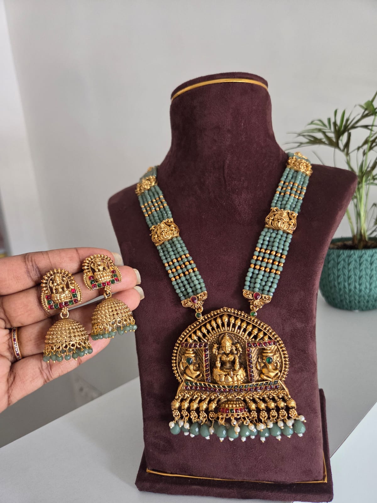 Lakshmi Pendant With Green Beads Haram set - Image 2