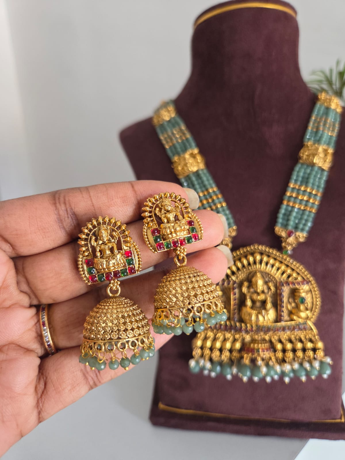 Lakshmi Pendant With Green Beads Haram set - Image 4
